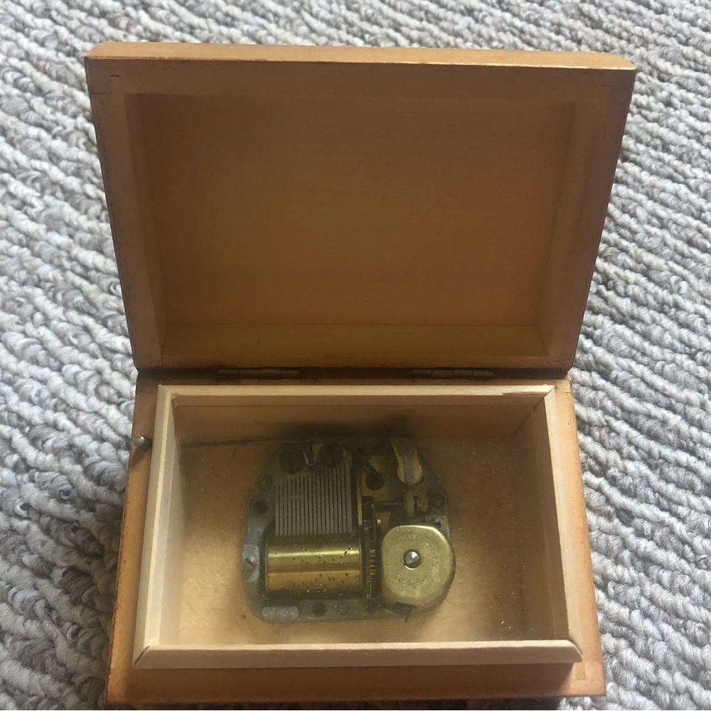 Vintage REUGE Swiss Made Musical Box - Picture 12 of 14